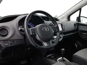 Toyota Yaris (2015) thumbnail 2