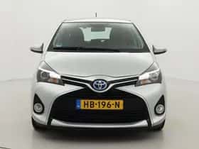 Toyota Yaris (2015) thumbnail 12