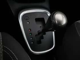 Toyota Yaris (2015) thumbnail 24