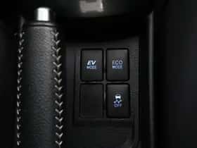 Toyota Yaris (2015) thumbnail 25
