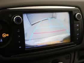Toyota Yaris (2015) thumbnail 6