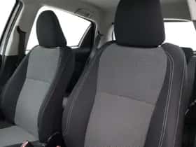 Toyota Yaris (2015) thumbnail 7