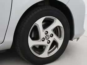 Toyota Yaris (2015) thumbnail 10