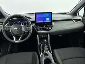 Toyota Corolla (2024) thumbnail 2