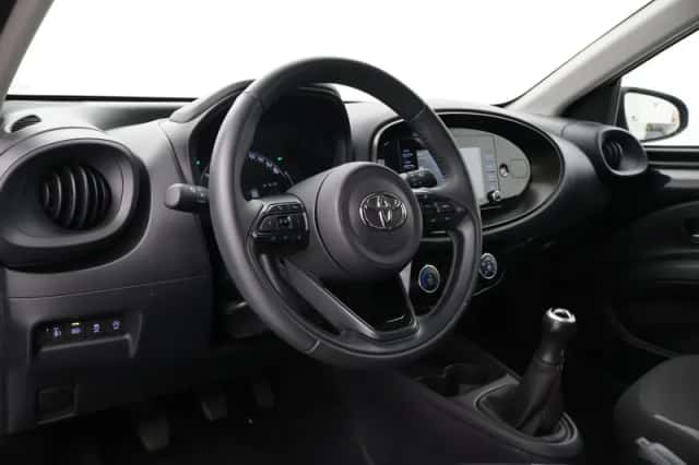Toyota Aygo X (2023) thumbnail 2