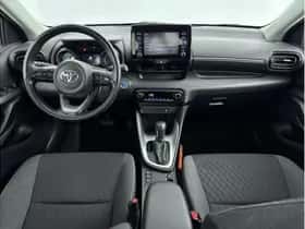 Toyota Yaris (2022) thumbnail 2