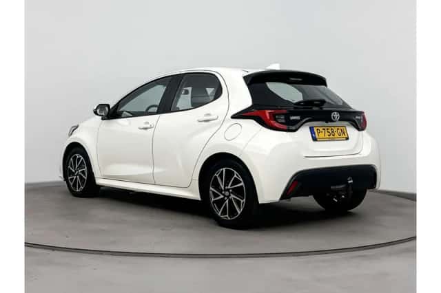 Toyota Yaris (2022) thumbnail 4