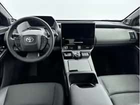 Toyota bZ4X (2024) thumbnail 2