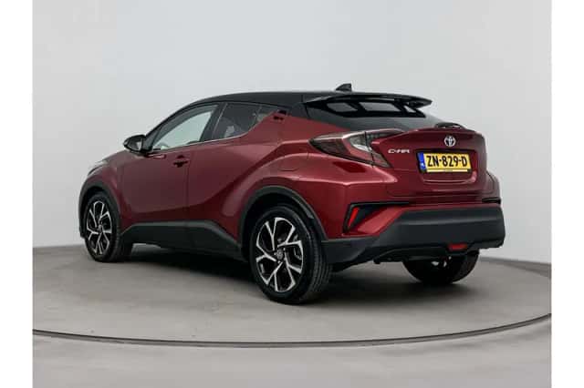 Toyota C-HR (2019) thumbnail 4