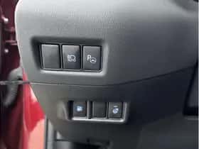 Toyota C-HR (2019) thumbnail 9