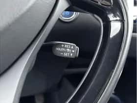 Toyota C-HR (2019) thumbnail 10