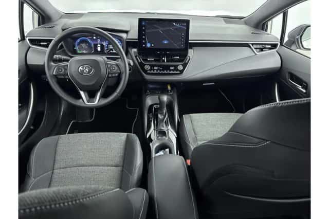 Toyota Corolla (2025) thumbnail 2