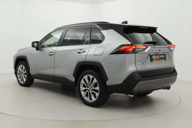 Toyota RAV4 (2021) thumbnail 4