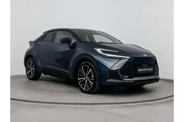 Toyota C-HR (2025) thumbnail 1