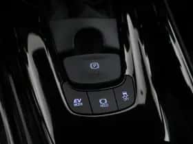Toyota C-HR (2019) thumbnail 33