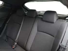 Toyota C-HR (2019) thumbnail 42