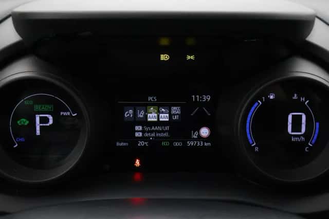 Toyota Yaris (2021) thumbnail 3