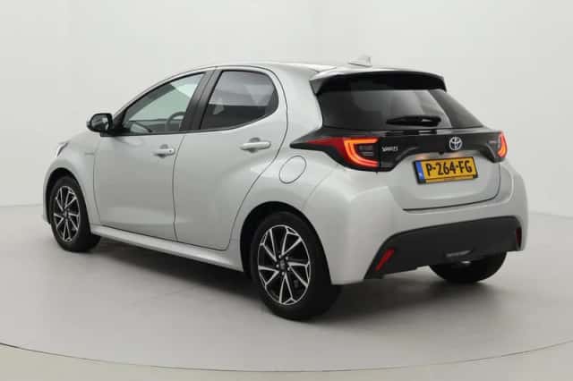 Toyota Yaris (2021) thumbnail 4