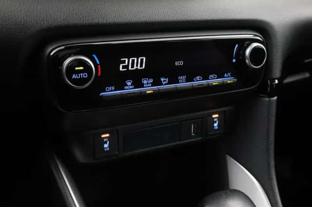 Toyota Yaris (2021) thumbnail 5