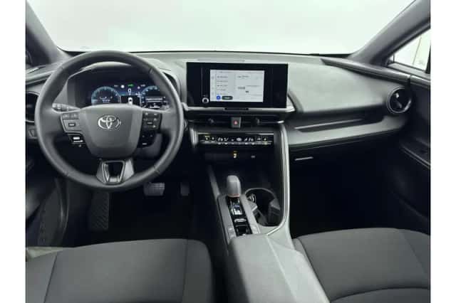 Toyota C-HR (2025) thumbnail 2