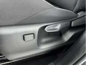 Toyota C-HR (2025) thumbnail 13
