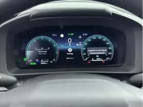 Toyota C-HR (2025) thumbnail 3