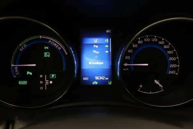 Toyota Auris (2016) thumbnail 3