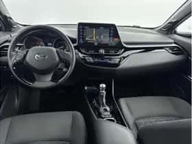Toyota C-HR (2020) thumbnail 2