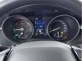 Toyota C-HR (2020) thumbnail 3