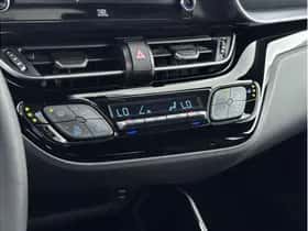 Toyota C-HR (2020) thumbnail 7