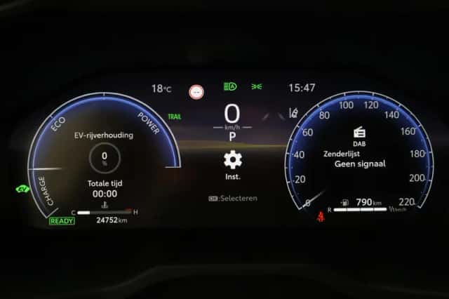Toyota RAV4 (2025) thumbnail 3
