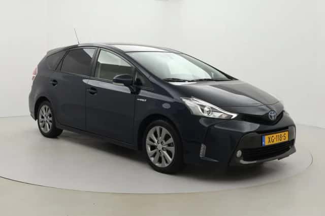 Toyota Prius (2018) thumbnail 1