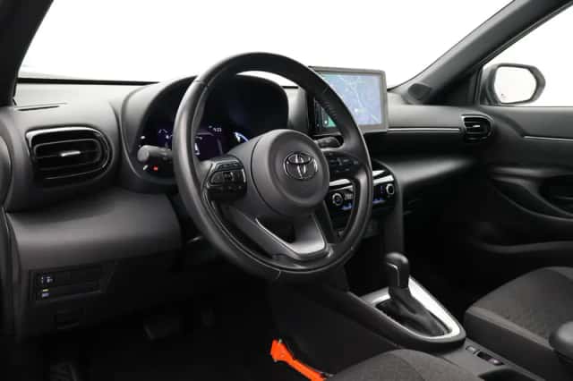 Toyota Yaris Cross (2022) thumbnail 2