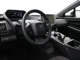 Toyota bZ4X (2025) thumbnail 2