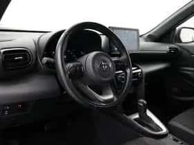 Toyota Yaris Cross (2022) thumbnail 2