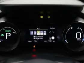 Toyota Yaris (2021) thumbnail 3