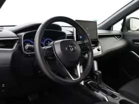 Toyota Corolla (2024) thumbnail 2