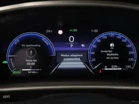 Toyota Corolla (2024) thumbnail 3
