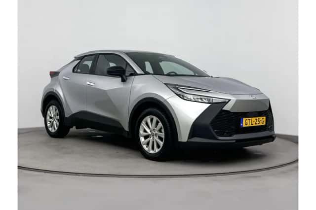 Toyota C-HR (2024) thumbnail 1