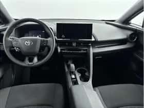 Toyota C-HR (2024) thumbnail 2