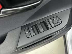 Toyota C-HR (2024) thumbnail 13