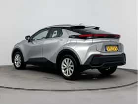 Toyota C-HR (2024) thumbnail 4