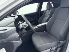 Toyota C-HR (2024) thumbnail 6