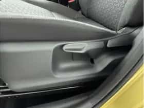 Toyota Yaris Cross (2023) thumbnail 15