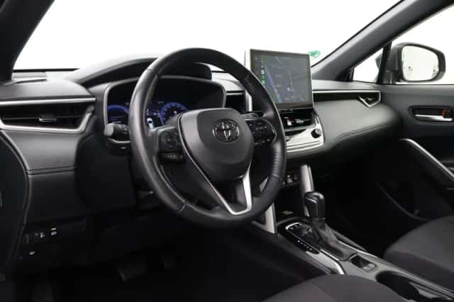 Toyota Corolla (2023) thumbnail 2