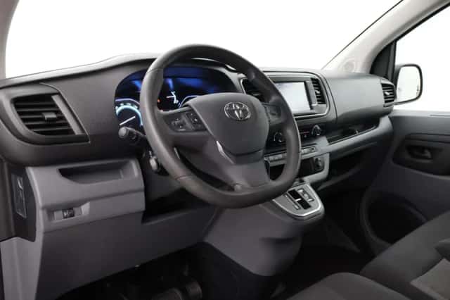 Toyota Proace (2023) thumbnail 2