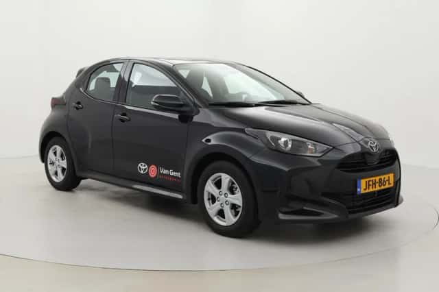 Toyota Yaris (2025) thumbnail 1