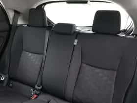 Toyota Yaris (2025) thumbnail 32