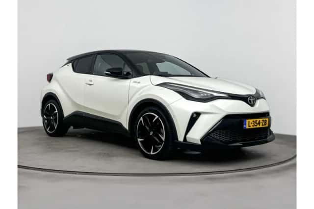 Toyota C-HR (2021) thumbnail 1