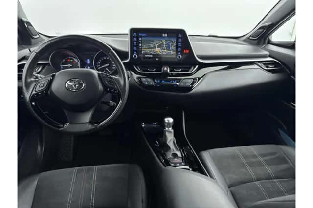 Toyota C-HR (2021) thumbnail 2